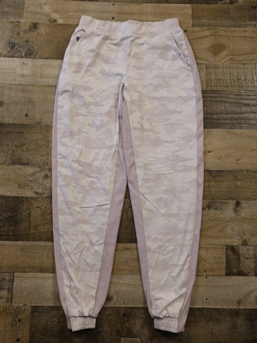 Athleta Brooklyn Lined Camo Jogger Women’s 6‎ Tall Pink Travel Performance Pant
